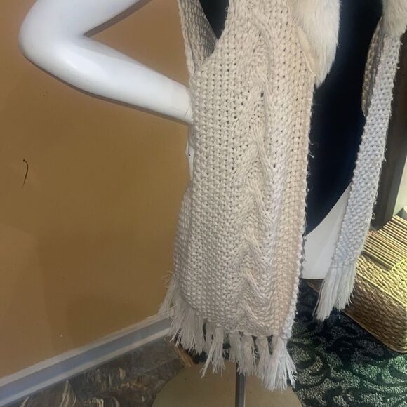 Anthropologie Lily’s Closet Ivory Sweater Vest With Faux Fur Collar Size S - Picture 5 of 15